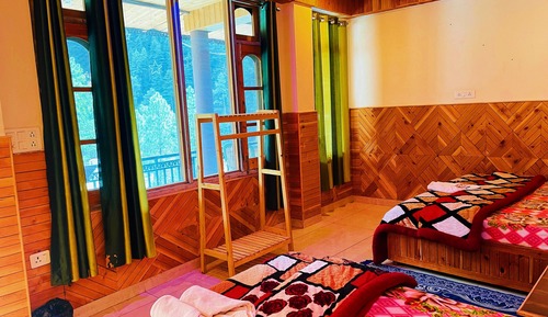 Deluxe-Vierbettzimmer, Hügelblick
