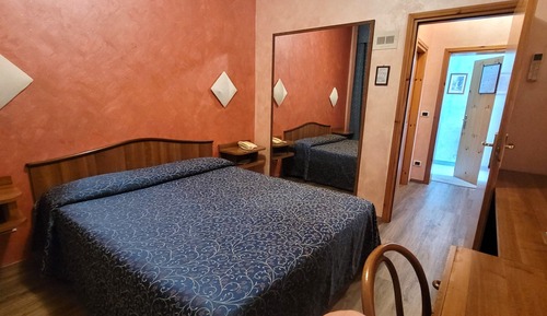 Classic-Doppel- oder -Zweibettzimmer, Blick auf den Innenhof