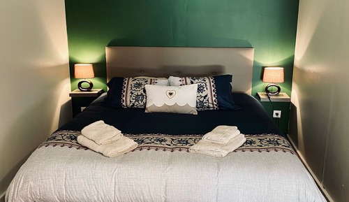 Vierbettzimmer, 1 Queen-Bett und Schlafsofa, Poolblick
