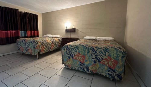 Zimmer, 2 Doppelbetten, Nichtraucher