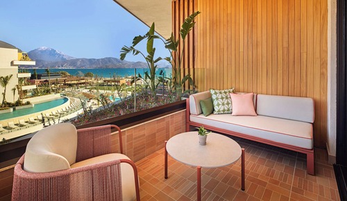 Junior Suite ( +18 Adults Only )