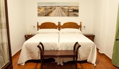 Basic-Doppel- oder -Zweibettzimmer