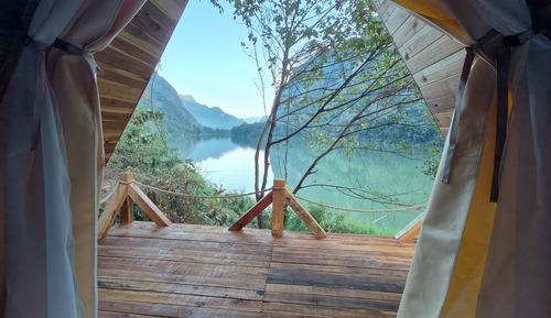 Classic-Chalet, Flussblick