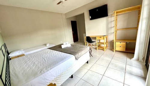 Deluxe-Dreibettzimmer, Balkon, Bergblick