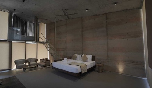Luxury-Studio, Hügelblick