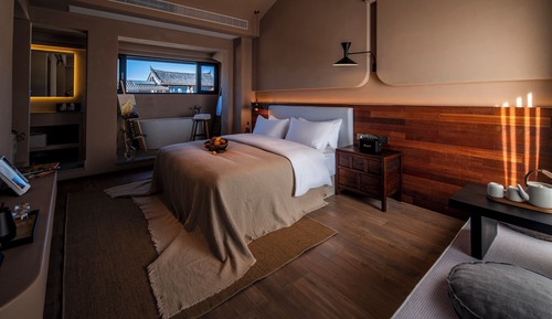 Standard-Doppelzimmer, Hügelblick