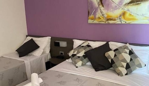 Comfort-Dreibettzimmer, Mehrere Betten, Balkon, eingeschränkter Meerblick