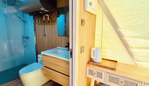 Superior-Zelt, Blick auf den Innenhof