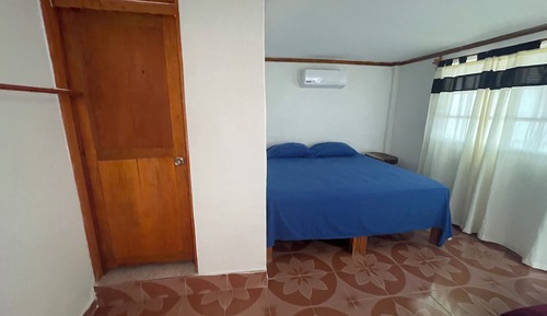 Habitación económica, 2 camas de matrimonio, vistas al mar