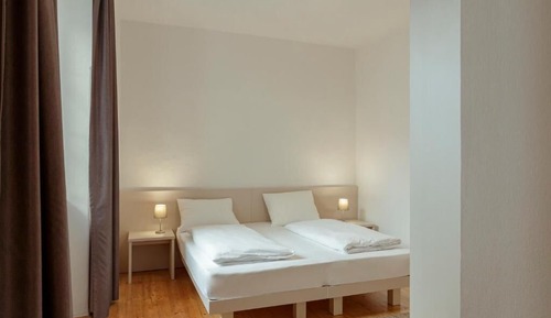Comfort-Apartment, Balkon, Blick auf den Innenhof