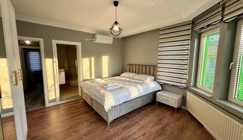 Presidential-Villa, Balkon, Poolblick