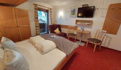 Classic-Dreibettzimmer, 1 Queen-Bett, Balkon, Bergblick