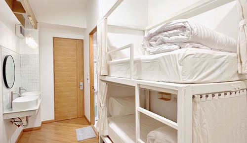 Gemeinsamer Basic-Schlafsaal, 1 Schlafzimmer