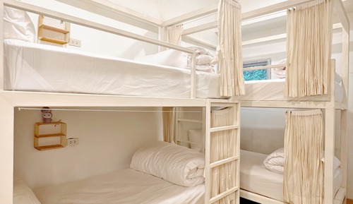 Gemeinsamer Basic-Schlafsaal, 1 Schlafzimmer
