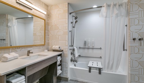 Studiosuite, 2 Queen-Betten, barrierefrei, Badewanne