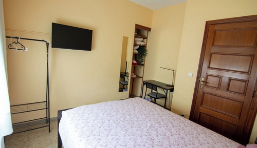 City-Doppel- oder -Zweibettzimmer