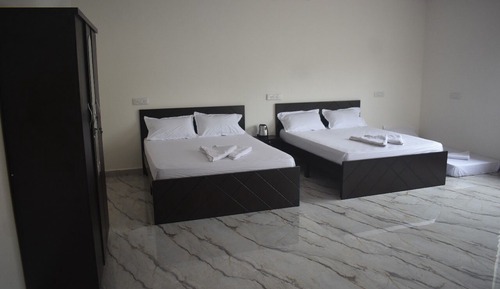 Superior-Vierbettzimmer, Balkon, Poolblick