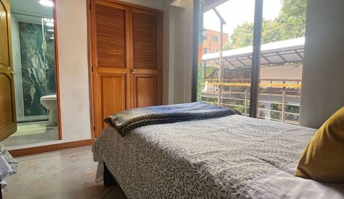 Standard-Doppel- oder -Zweibettzimmer