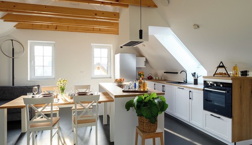 Luxury-Apartment, Balkon, Flussblick