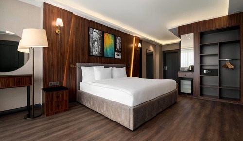 Zimmer, 1 Doppelbett, barrierefrei, Stadtblick