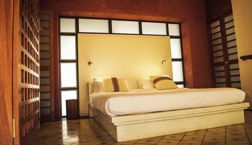 Comfort-Villa, Terrasse, Poolblick