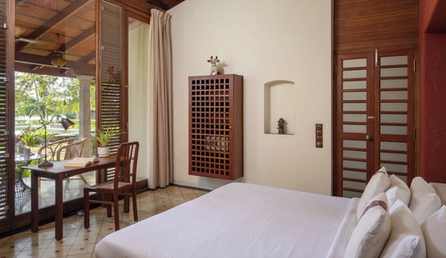 Comfort-Villa, Terrasse, Poolblick