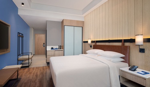 Deluxe-Zimmer, 1 King-Bett, Nichtraucher, Stadtblick