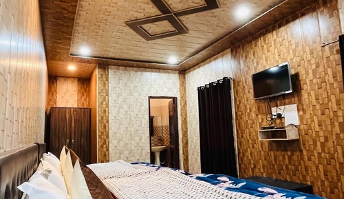 Deluxe-Vierbettzimmer, Balkon, Talblick