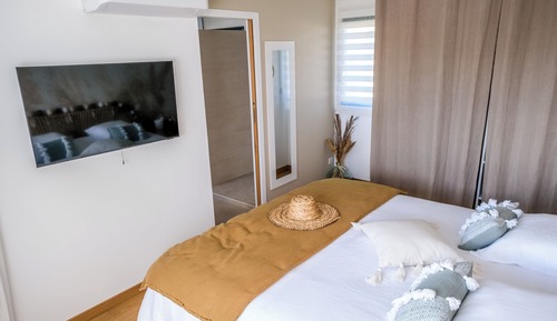 Exclusive-Maisonette, 1 King-Bett, Whirlpool, Poolblick
