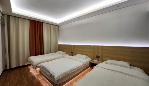 Classic-Dreibettzimmer, Stadtblick