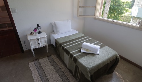 Basic-Doppel- oder -Zweibettzimmer