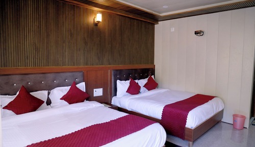 Familien-Vierbettzimmer, Flussblick
