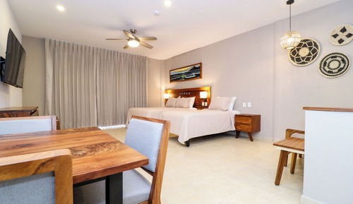 Junior-Suite, Balkon, Gartenblick