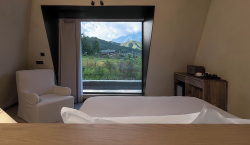 Basic-Doppelzimmer, Hügelblick