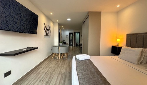 Deluxe-Studio, Balkon