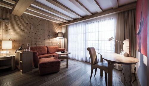 Junior-Doppel- oder -Zweibettzimmer, Balkon, Parkblick