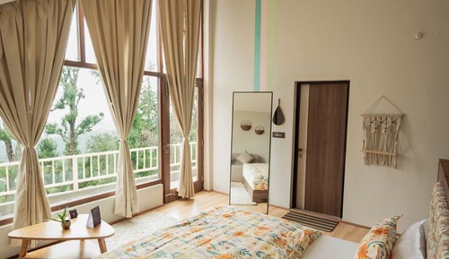 Deluxe-Doppel- oder -Zweibettzimmer, Balkon, Hügelblick