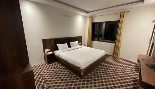 Standard-Doppelzimmer, Bergblick