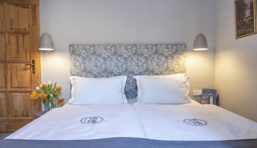 Standard-Doppel- oder -Zweibettzimmer