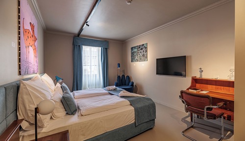Superior-Doppel- oder -Zweibettzimmer