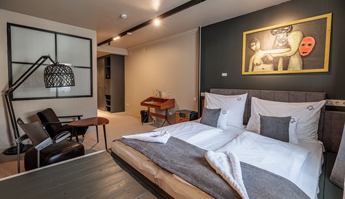 Superior-Doppel- oder -Zweibettzimmer
