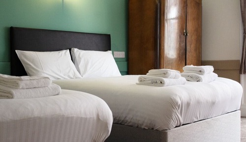 Standard-Vierbettzimmer