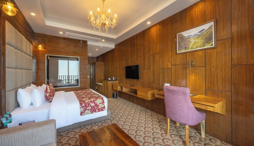 Premium-Zimmer, Badewanne, Talblick