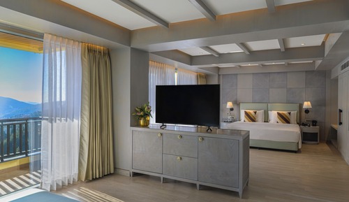 Junior-Suite, 1 King-Bett, Bergblick (2 Private Balconies)
