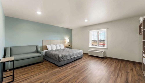 Zimmer, 1 King-Bett und Schlafsofa, barrierefrei, Nichtraucher