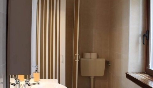 Basic-Doppel- oder -Zweibettzimmer, Balkon, Hügelblick