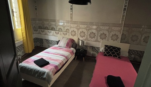 Basic-Doppel- oder -Zweibettzimmer