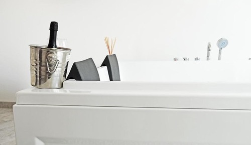 Luxury-Zimmer, Whirlpool, eingeschränkter Meerblick