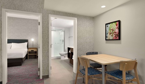 Suite, 1 King-Bett (Roll-In Shower)