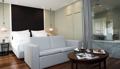 Deluxe-Zimmer (King Size Bed)
